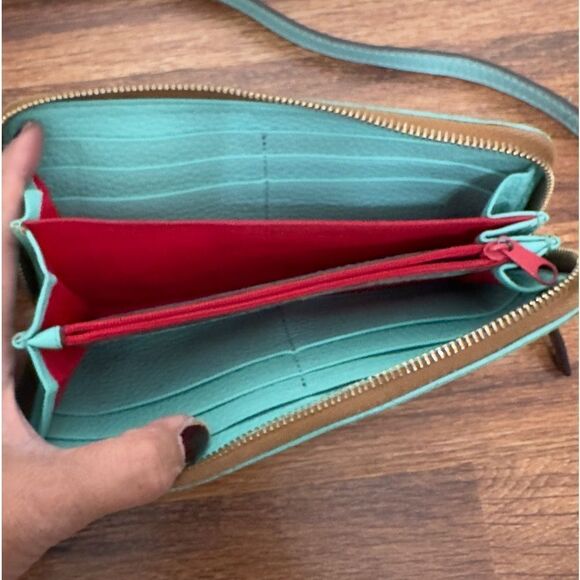 DOONEY & BOURKE BAG AND WALLET - Picture 13 of 15